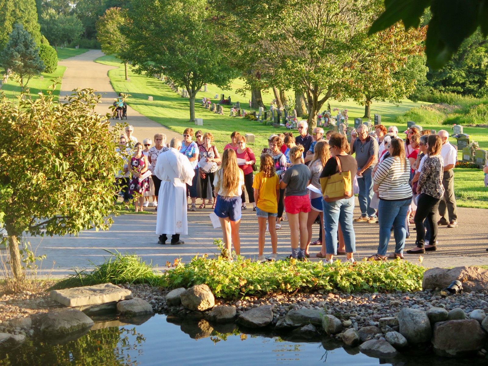 Aquin students take part in prayer service